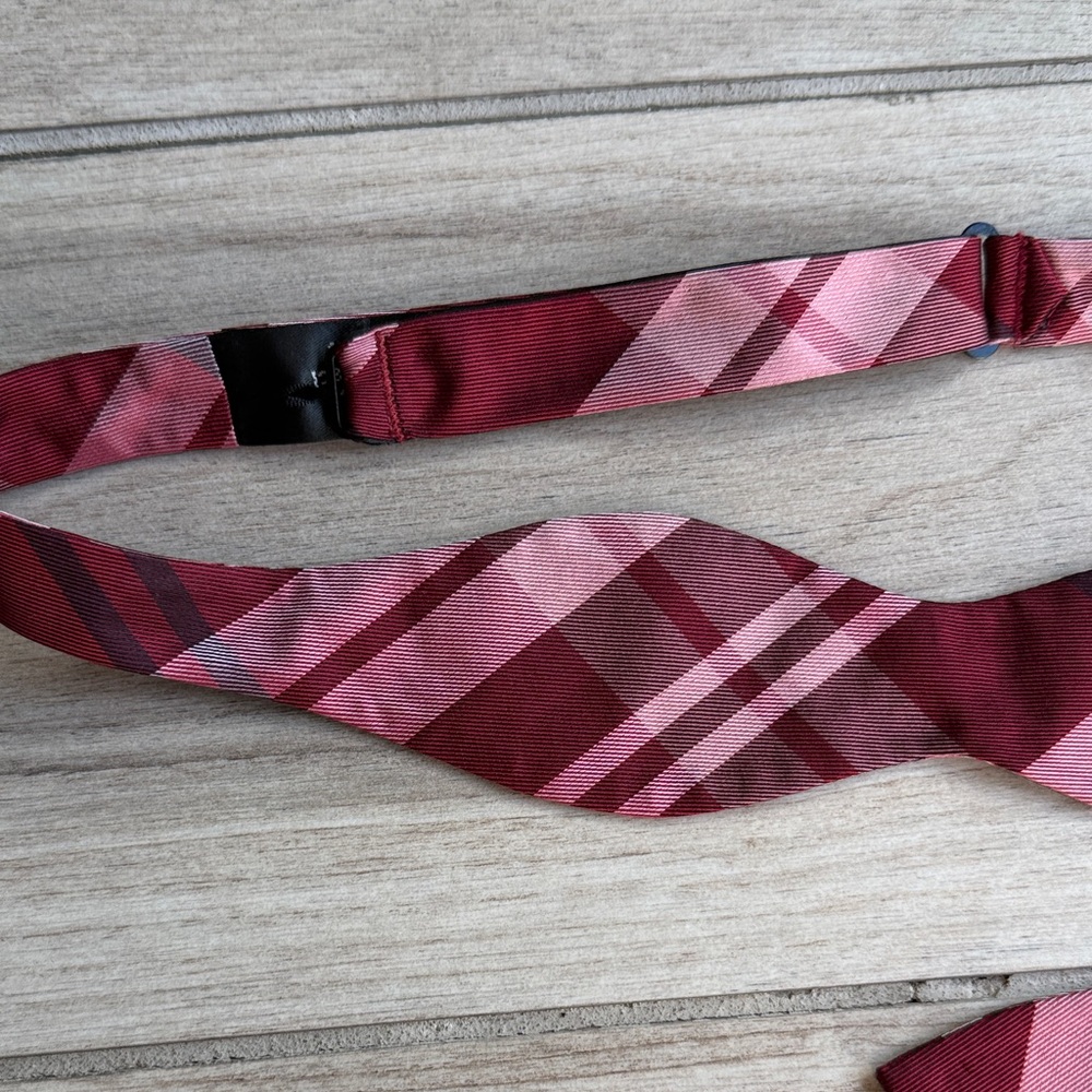 Banana Republic Red Plaid Bow Tie - Picture 3 of 4